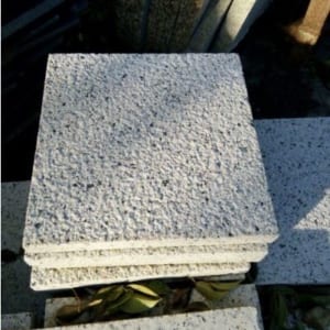 Đá granite vàng nhạt Bình Định 30x30cm dày 3cm băm nhám, chất lượng, mẫu mã đẹp